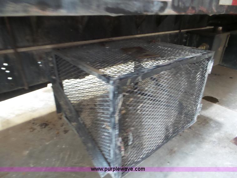 image for item L6936 1995 GMC TopKick 7000 flatbed truck