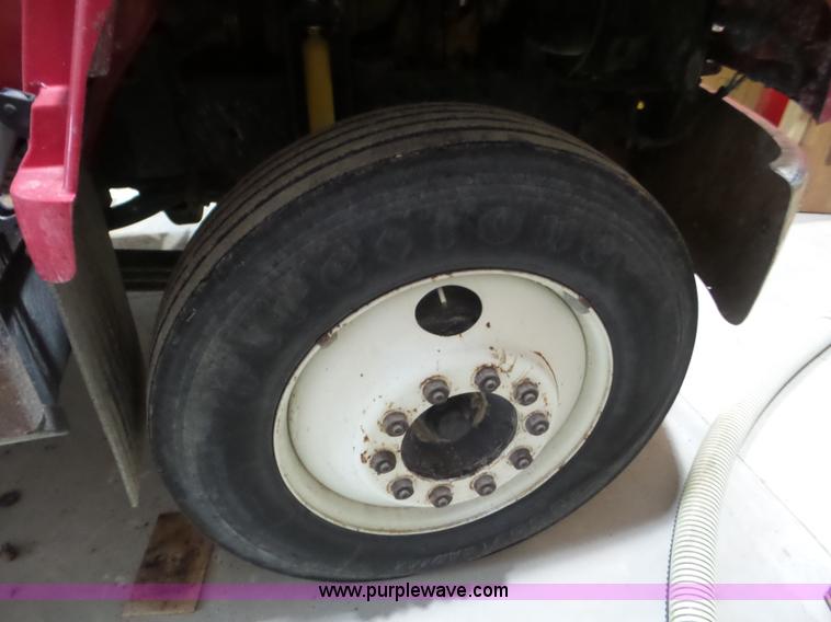 image for item L6936 1995 GMC TopKick 7000 flatbed truck