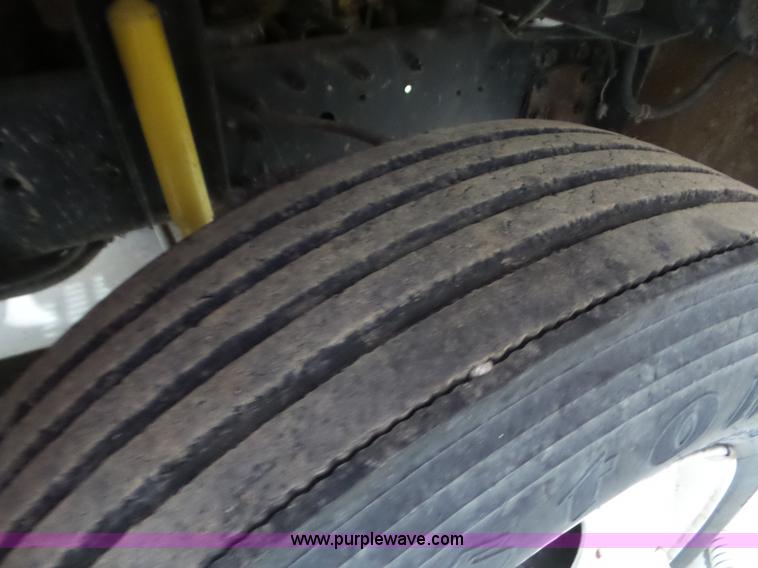 image for item L6936 1995 GMC TopKick 7000 flatbed truck