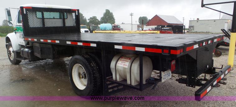 image for item L6938 1991 International 4900 flatbed truck