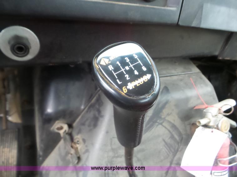 image for item L6938 1991 International 4900 flatbed truck