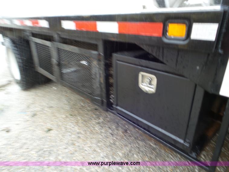 image for item L6938 1991 International 4900 flatbed truck