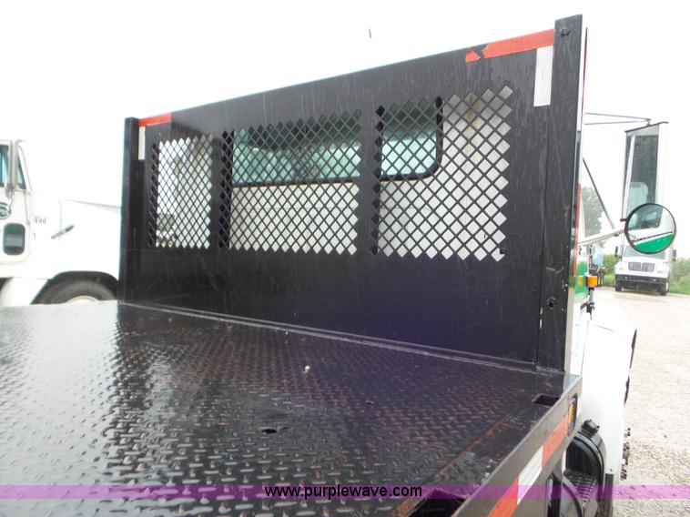 image for item L6938 1991 International 4900 flatbed truck