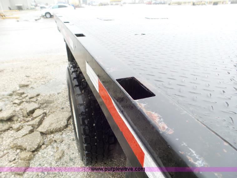 image for item L6938 1991 International 4900 flatbed truck