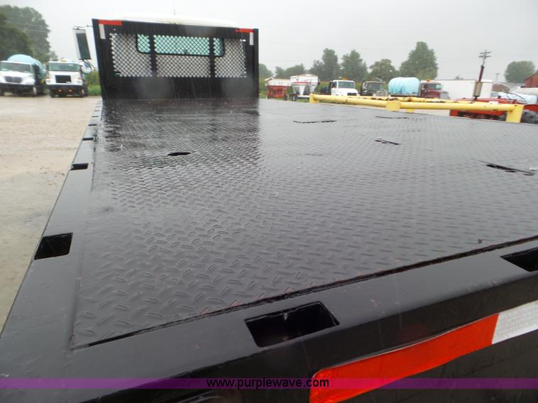 image for item L6938 1991 International 4900 flatbed truck