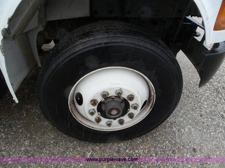 image for item L6938 1991 International 4900 flatbed truck