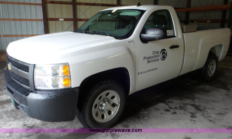 image for item L6942 2009 Chevrolet Silverado 1500 pickup truck