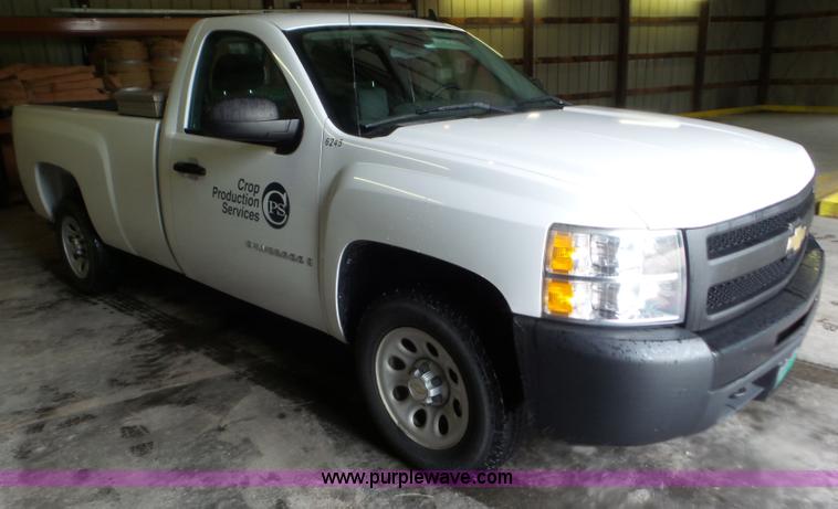 image for item L6942 2009 Chevrolet Silverado 1500 pickup truck
