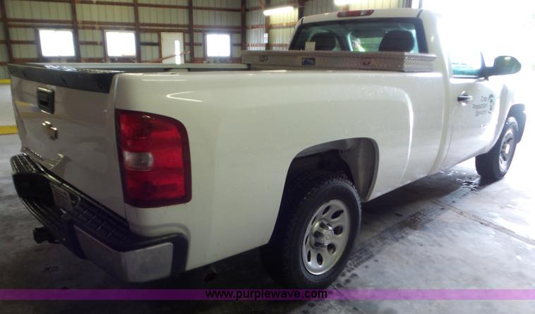 image for item L6942 2009 Chevrolet Silverado 1500 pickup truck