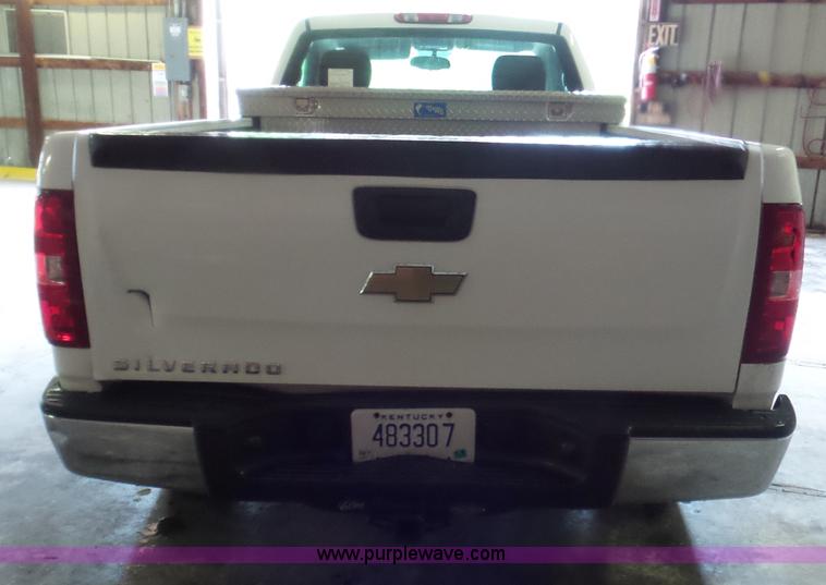 image for item L6942 2009 Chevrolet Silverado 1500 pickup truck