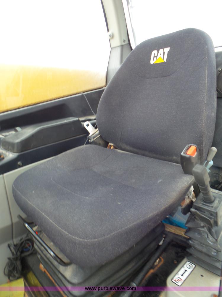 image for item L6943 2013 Caterpillar TH407C telehandler