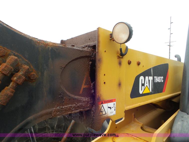 image for item L6943 2013 Caterpillar TH407C telehandler