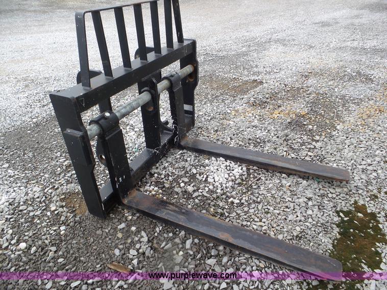 image for item L6943 2013 Caterpillar TH407C telehandler