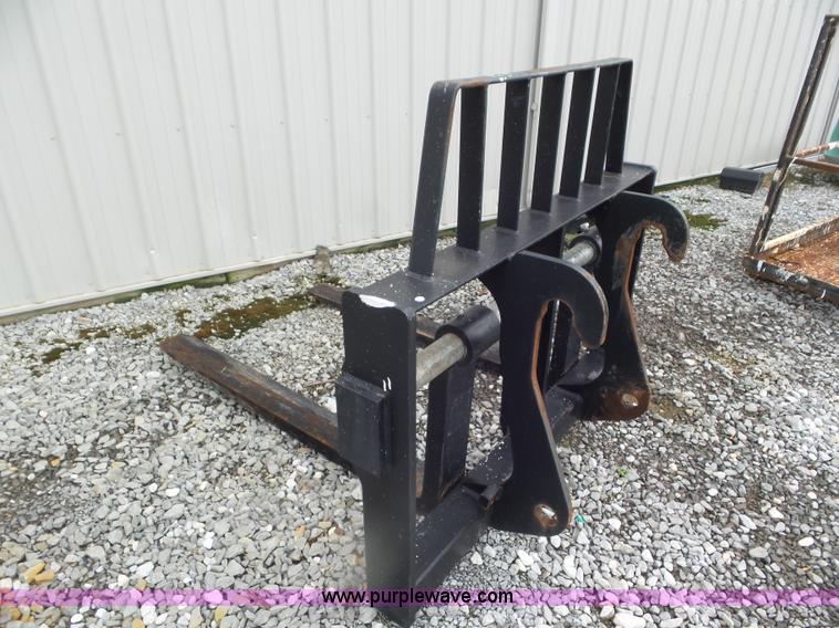 image for item L6943 2013 Caterpillar TH407C telehandler