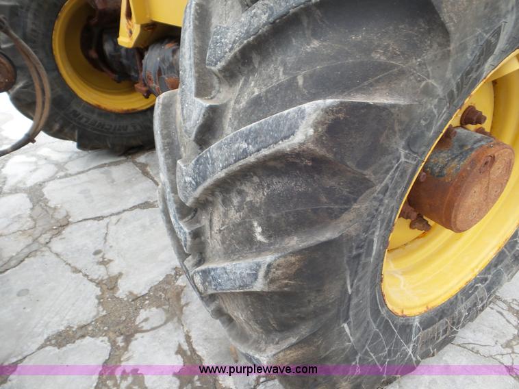 image for item L6943 2013 Caterpillar TH407C telehandler