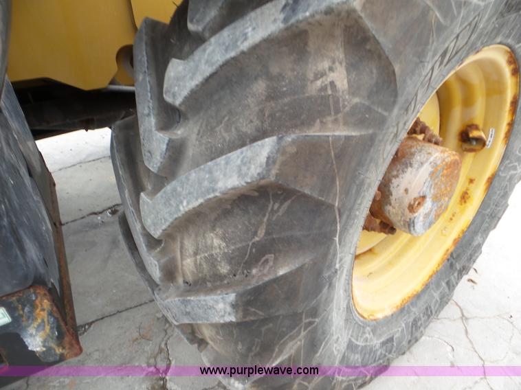 image for item L6943 2013 Caterpillar TH407C telehandler