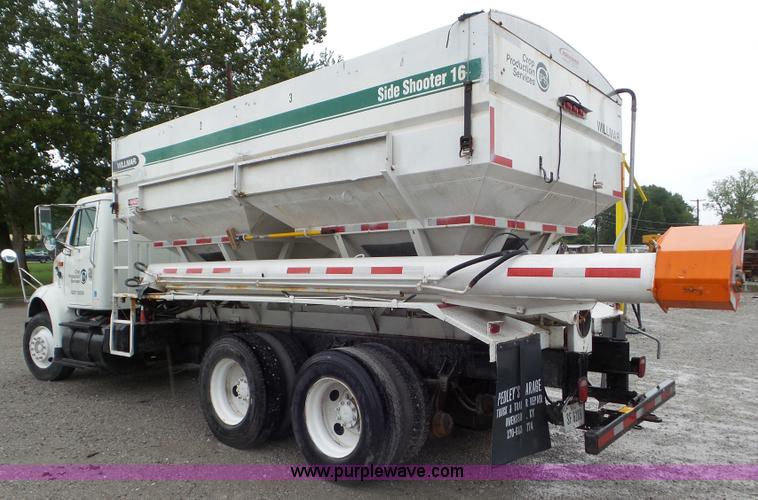 image for item L6945 2001 International 8100 tender truck