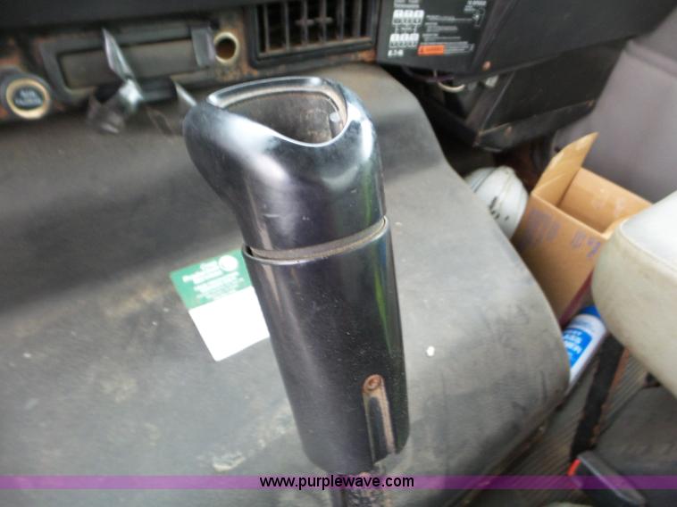 image for item L6945 2001 International 8100 tender truck