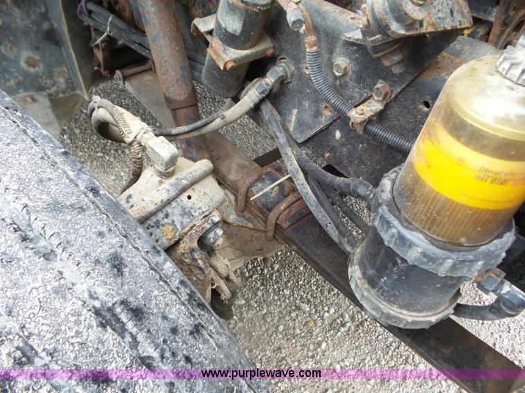 image for item L6945 2001 International 8100 tender truck