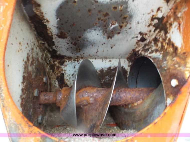 image for item L6945 2001 International 8100 tender truck