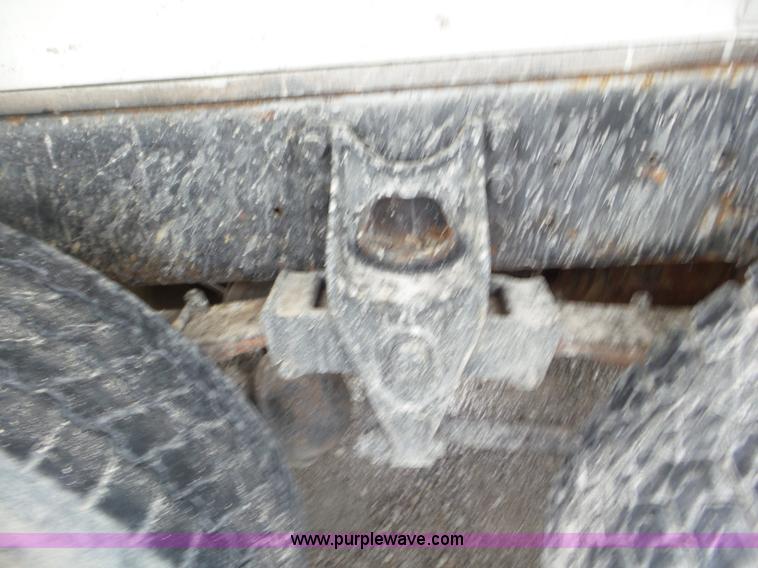 image for item L6945 2001 International 8100 tender truck