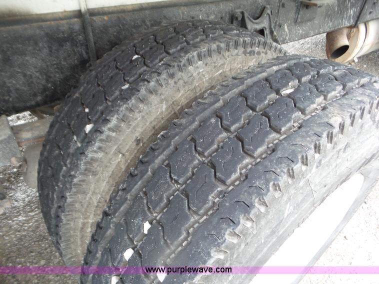 image for item L6945 2001 International 8100 tender truck