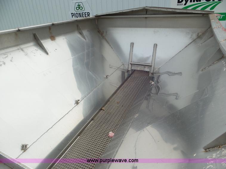 image for item L6949 Ag-Chem TerraGator 1664 self-propelled applicator