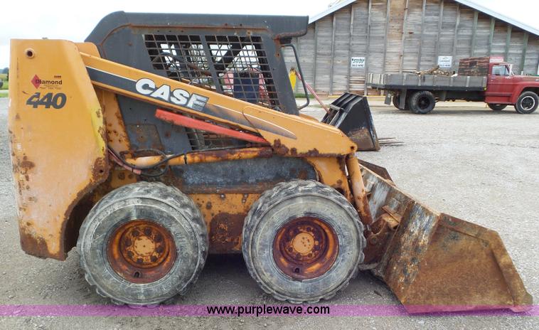 image for item L6950 2006 Case 440 skid steer