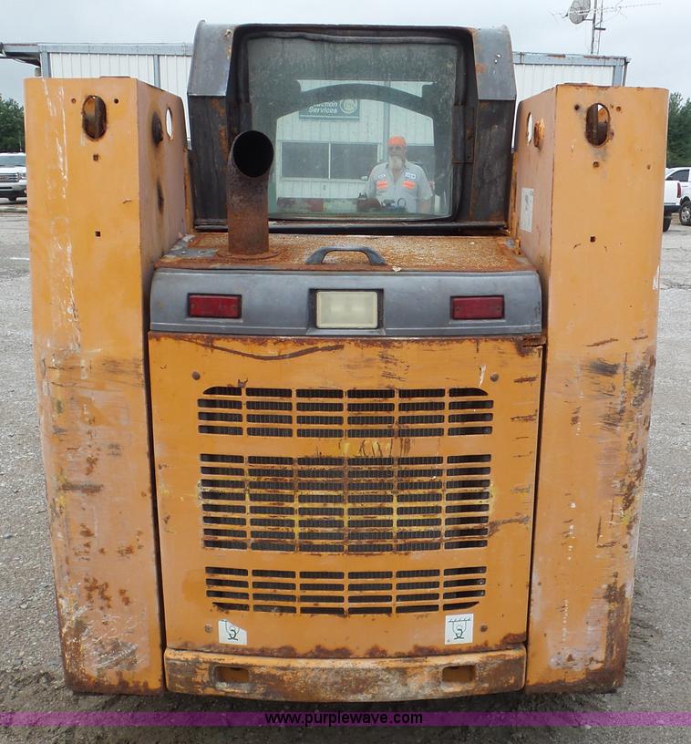 image for item L6950 2006 Case 440 skid steer