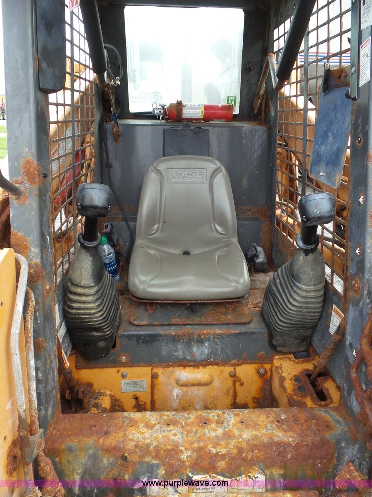 image for item L6950 2006 Case 440 skid steer
