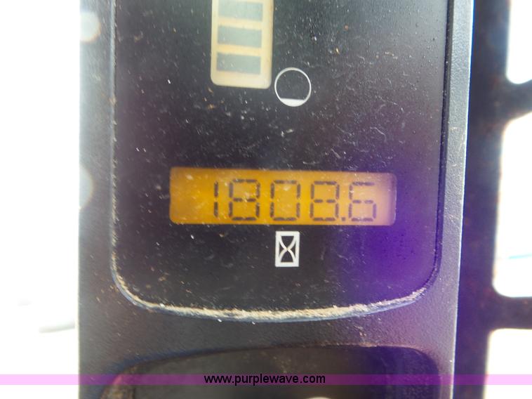 image for item L6950 2006 Case 440 skid steer