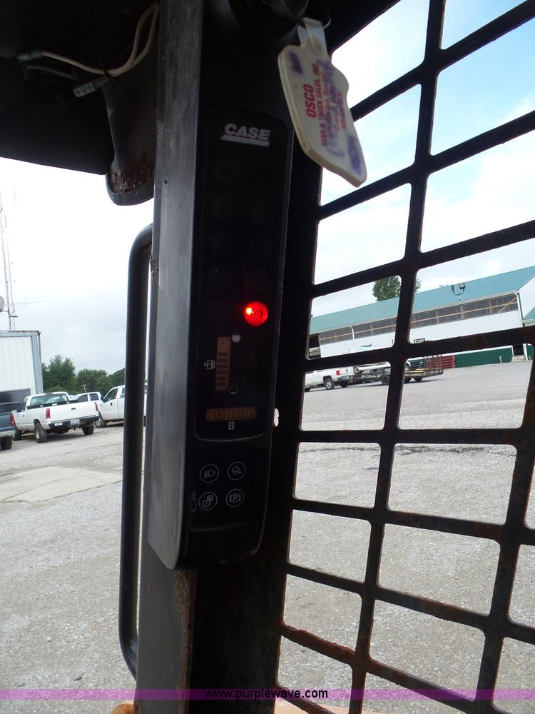 image for item L6950 2006 Case 440 skid steer