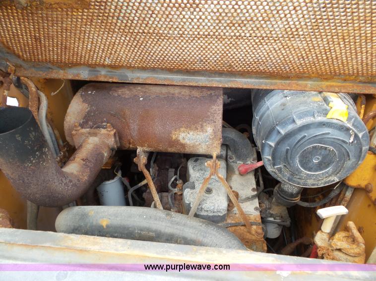 image for item L6950 2006 Case 440 skid steer