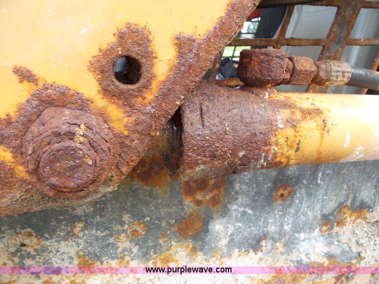 image for item L6950 2006 Case 440 skid steer