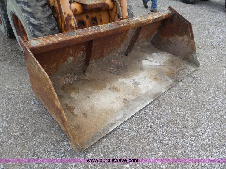 image for item L6950 2006 Case 440 skid steer