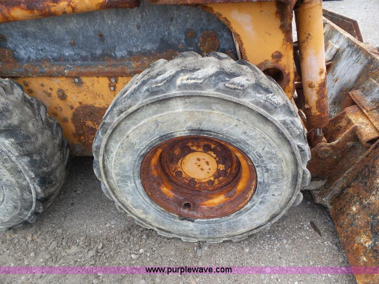 image for item L6950 2006 Case 440 skid steer