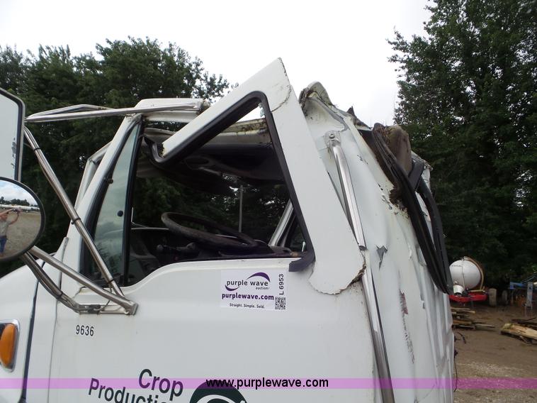 image for item L6953 2003 Sterling M7500 Acterra truck cab and chassis