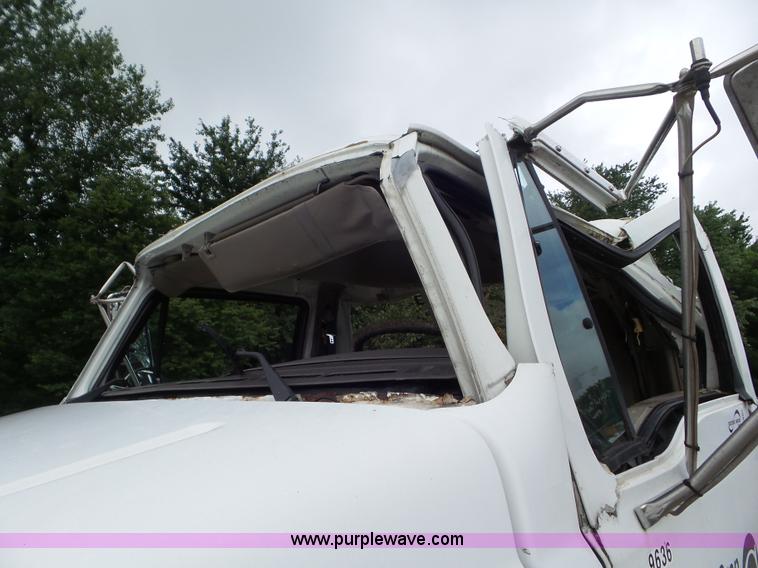 image for item L6953 2003 Sterling M7500 Acterra truck cab and chassis