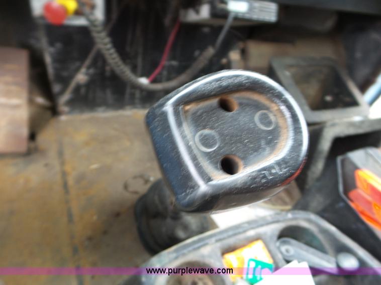 image for item L6955 1987 International Eagle truck cab and chassis