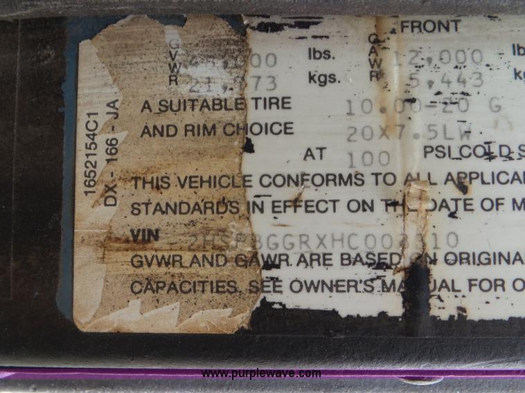 image for item L6955 1987 International Eagle truck cab and chassis