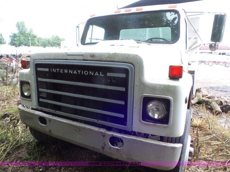 image for item L6956 1983 International 1954 tender truck