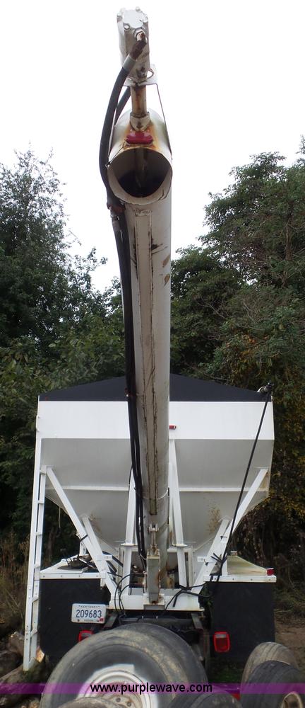 image for item L6956 1983 International 1954 tender truck