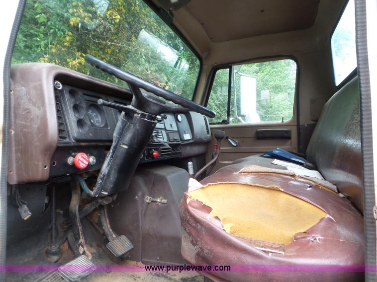 image for item L6956 1983 International 1954 tender truck