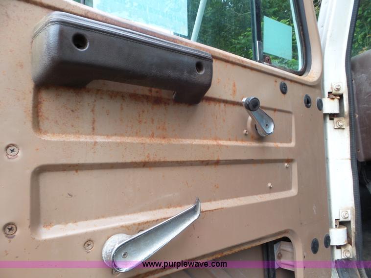 image for item L6956 1983 International 1954 tender truck