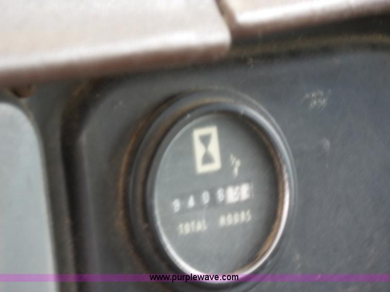 image for item L6956 1983 International 1954 tender truck