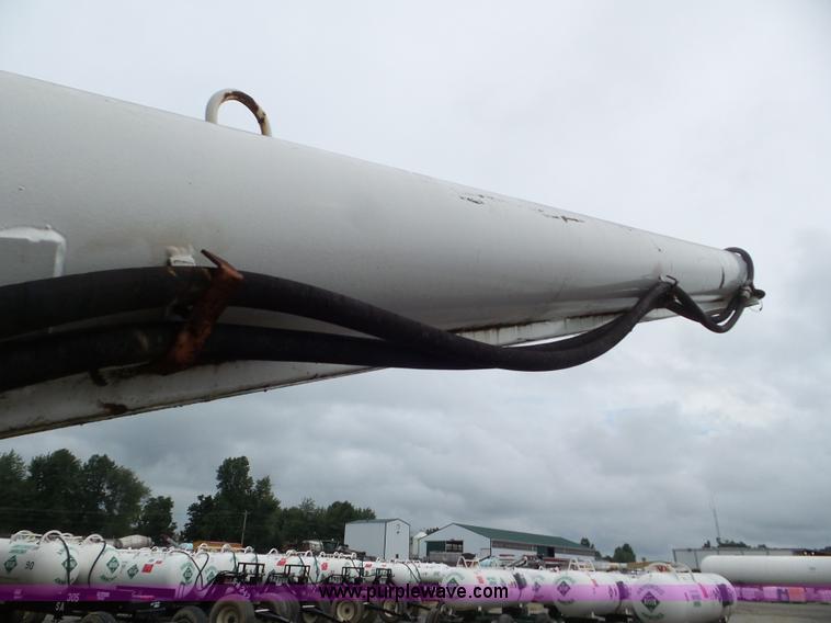 image for item L6956 1983 International 1954 tender truck