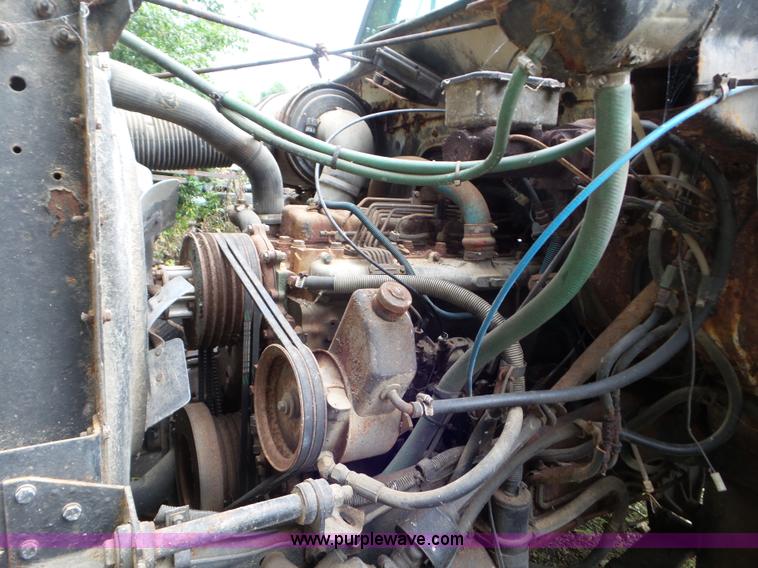 image for item L6956 1983 International 1954 tender truck