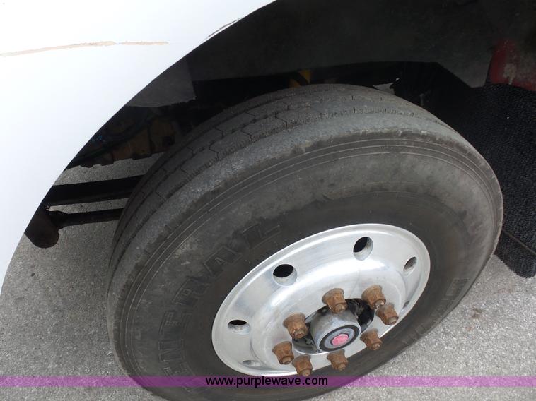 image for item BK9650 1990 Kenworth T800 semi truck