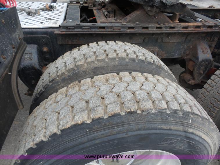 image for item BK9650 1990 Kenworth T800 semi truck