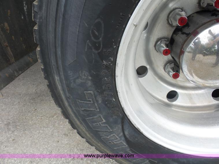 image for item BK9650 1990 Kenworth T800 semi truck